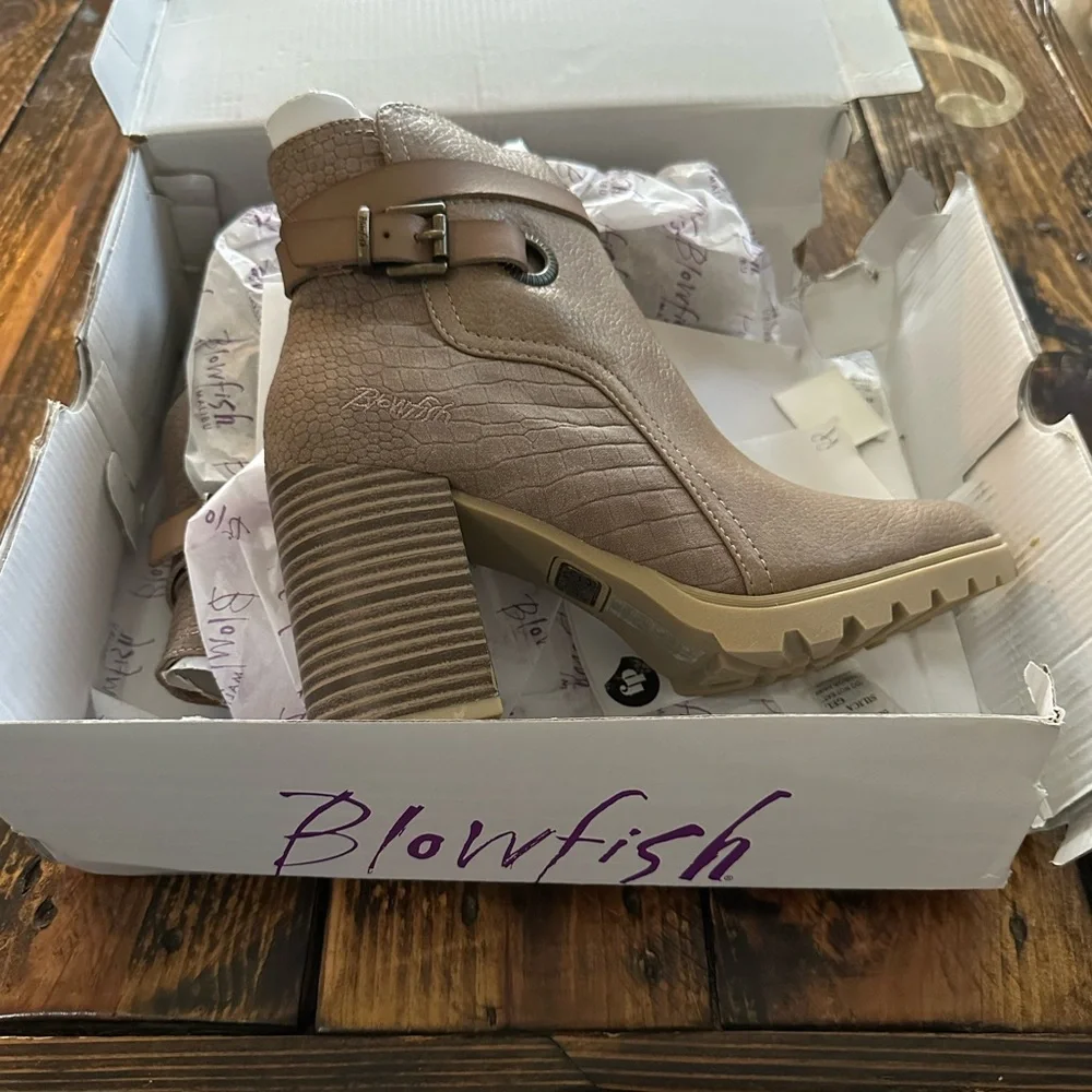 Blowfish Women's Tan Ankle Boots - Picture 1 of 5